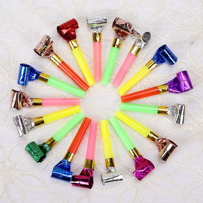 Dragón de juguete infantil con forma de rollo de plástico, ideal para fiestas y cumpleaños.